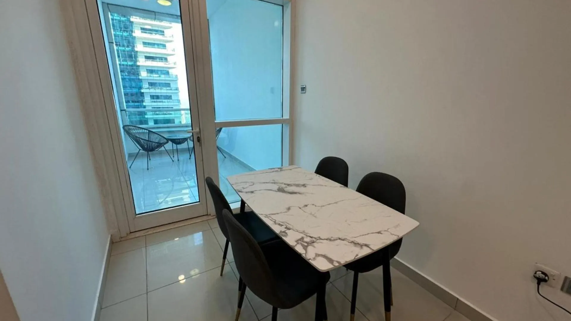 Marina Pinnacle Entire 1 Bed Room Apartment Top Floor View Dubai Marina