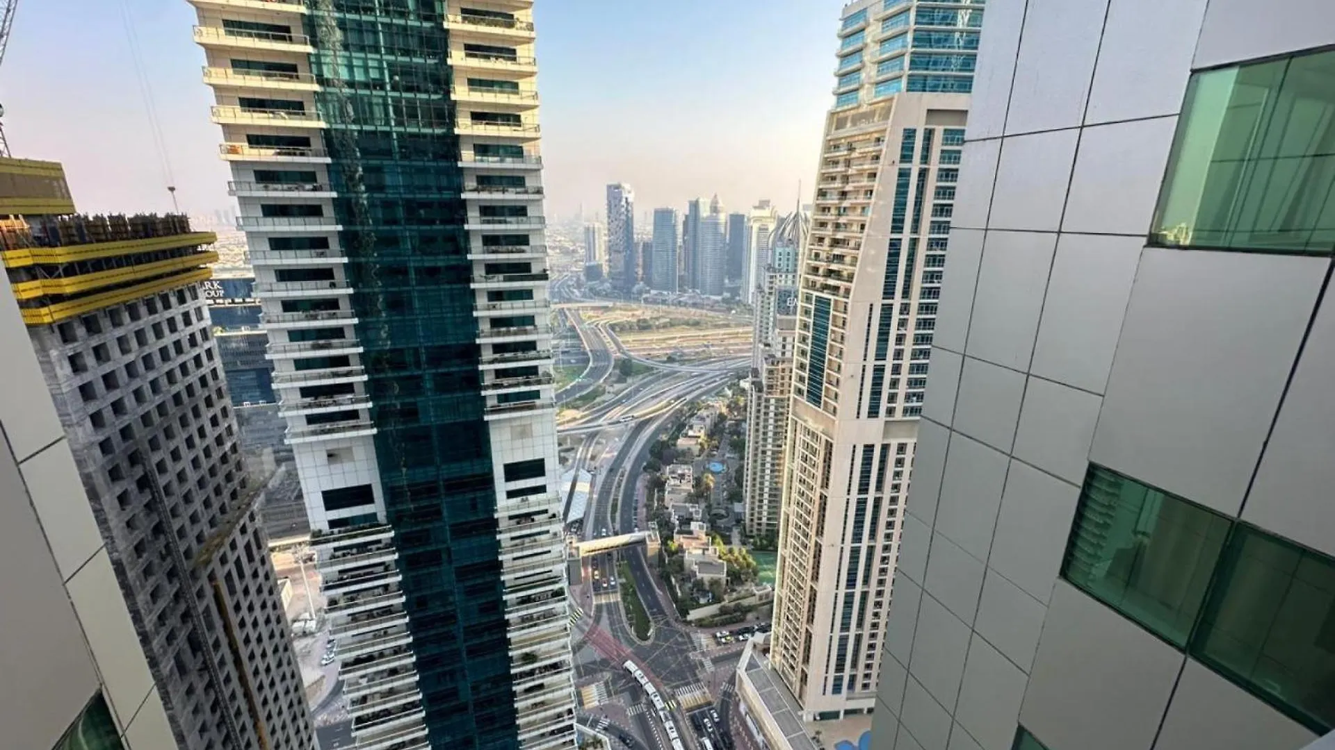 Marina Pinnacle Entire 1 Bed Room Apartment Top Floor View Dubai Marina